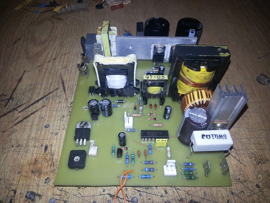 laboratuvar güç kaynağı